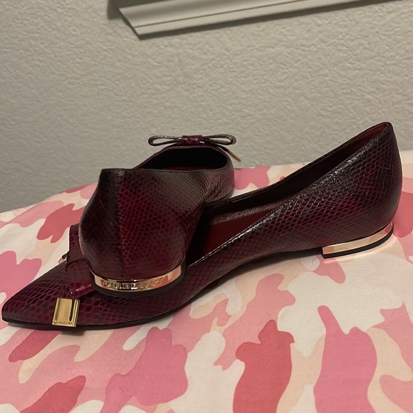 New never worn.I liked but little thigh for me. I bought it from Poshmark. - Picture 4 of 5